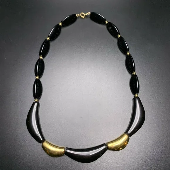 Vintage Trifari Beaded Necklace - Picture 5 of 6